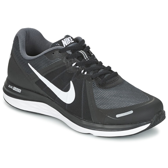 Nike Running Shoes in Black - Picture 1 of 5